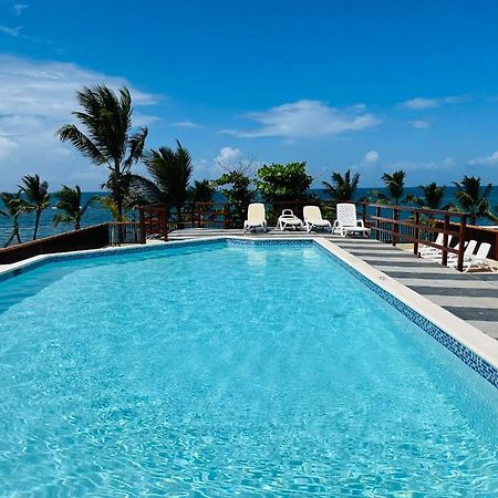 Lovely Beachfront 2 Bedrooms Condo With 2 Pools ลาสแตร์เรนาส ภายนอก รูปภาพ