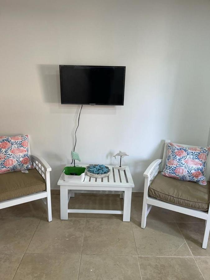 Lovely Beachfront 2 Bedrooms Condo With 2 Pools ลาสแตร์เรนาส ภายนอก รูปภาพ
