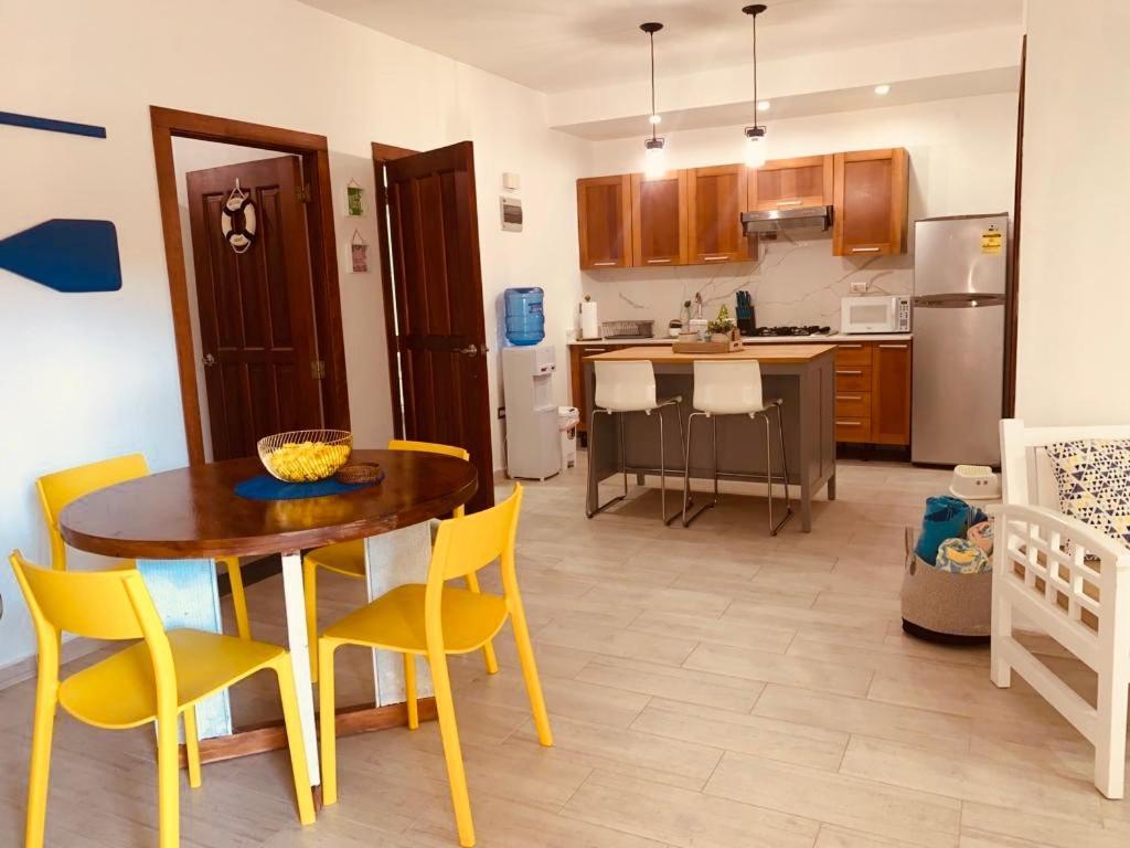 Lovely Beachfront 2 Bedrooms Condo With 2 Pools ลาสแตร์เรนาส ภายนอก รูปภาพ