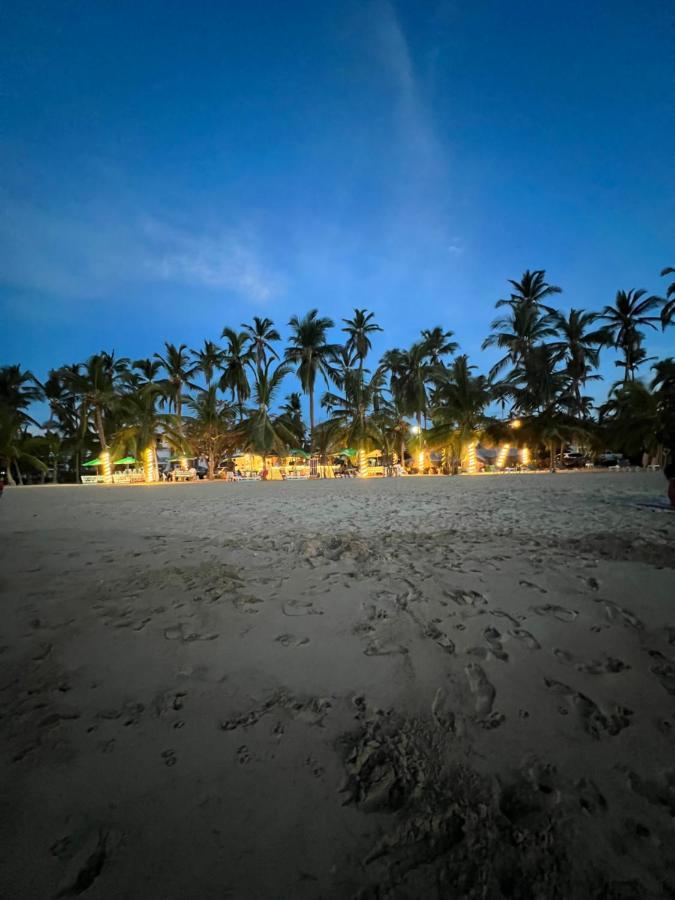 Lovely Beachfront 2 Bedrooms Condo With 2 Pools ลาสแตร์เรนาส ภายนอก รูปภาพ